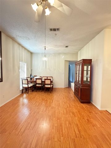 6006 Brook Forest Drive, Arlington, TX 76018