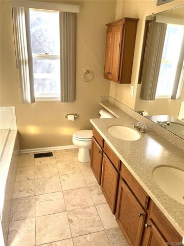 19050 E Crestridge Circle, Aurora, CO 80015