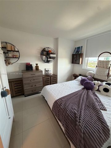 1871 S River Drive 1502, Miami, FL 33125