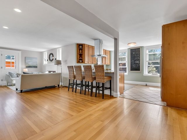 30 Hale St, Beverly, MA 01915
