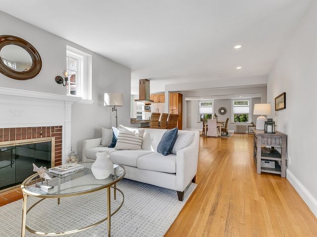 30 Hale St, Beverly, MA 01915