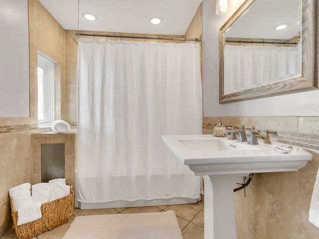 30 Hale St, Beverly, MA 01915