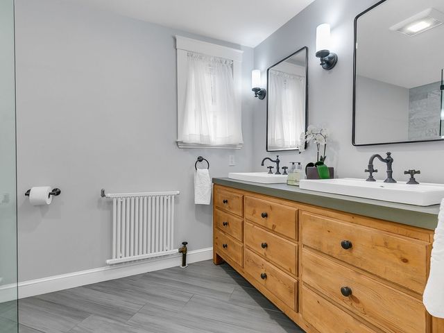 30 Hale St, Beverly, MA 01915
