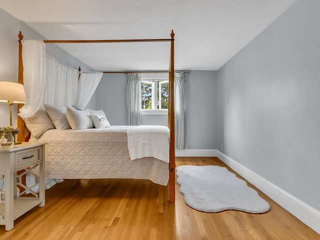 30 Hale St, Beverly, MA 01915
