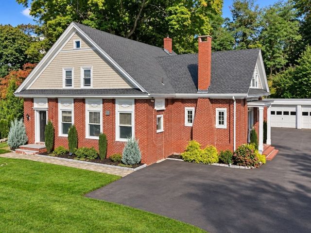 30 Hale St, Beverly, MA 01915