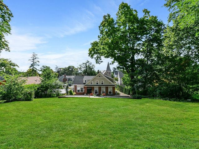 30 Hale St, Beverly, MA 01915
