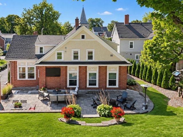 30 Hale St, Beverly, MA 01915