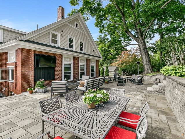 30 Hale St, Beverly, MA 01915