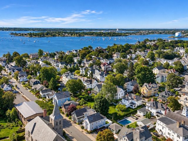 30 Hale St, Beverly, MA 01915