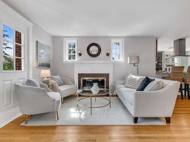30 Hale St, Beverly, MA 01915