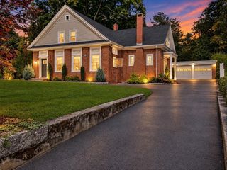 30 Hale St, Beverly, MA 01915