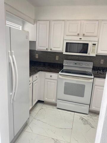1820 Amberly Avenue T-10, Orlando, FL 32822