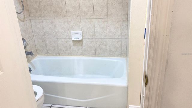 1820 Amberly Avenue T-10, Orlando, FL 32822