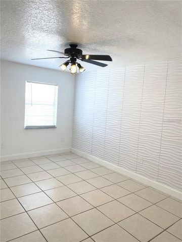 1820 Amberly Avenue T-10, Orlando, FL 32822