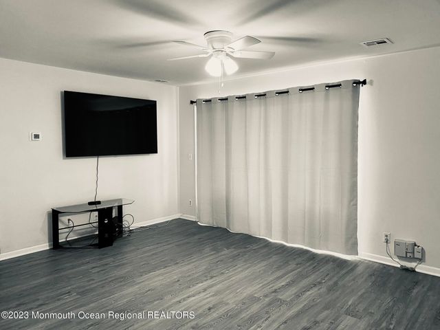 231 Atlantic Street 26, Keyport, NJ 07735