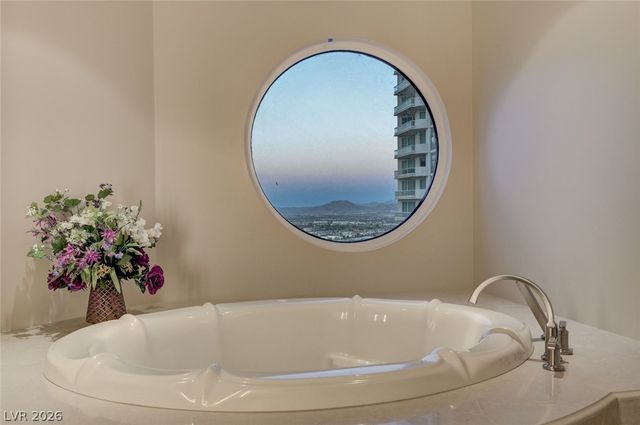 2877 Paradise Road 2803, Las Vegas, NV 89109