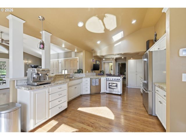 86250 SANFORD Rd, Eugene, OR 97402