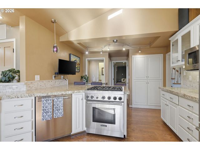 86250 SANFORD Rd, Eugene, OR 97402