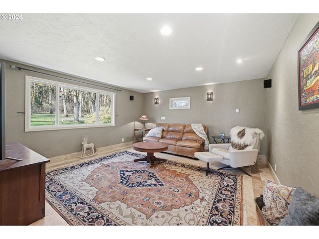 86250 SANFORD Rd, Eugene, OR 97402