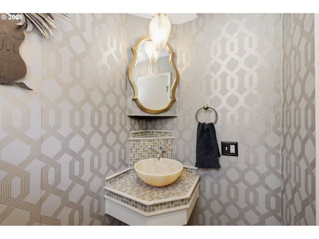 86250 SANFORD Rd, Eugene, OR 97402