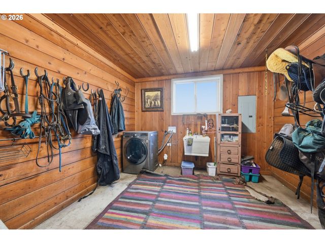 86250 SANFORD Rd, Eugene, OR 97402