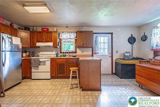 2015 Leithsville Road, Hellertown Boro, PA 18055