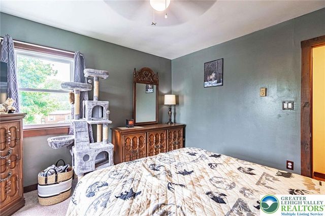 2015 Leithsville Road, Hellertown Boro, PA 18055