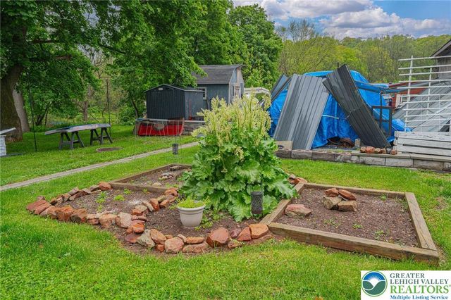 2015 Leithsville Road, Hellertown Boro, PA 18055