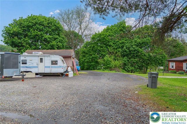 2015 Leithsville Road, Hellertown Boro, PA 18055