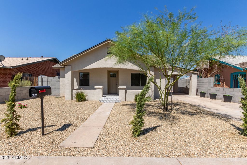 Image 1 of property listing at 414 N 13TH Place, Phoenix, AZ 85006