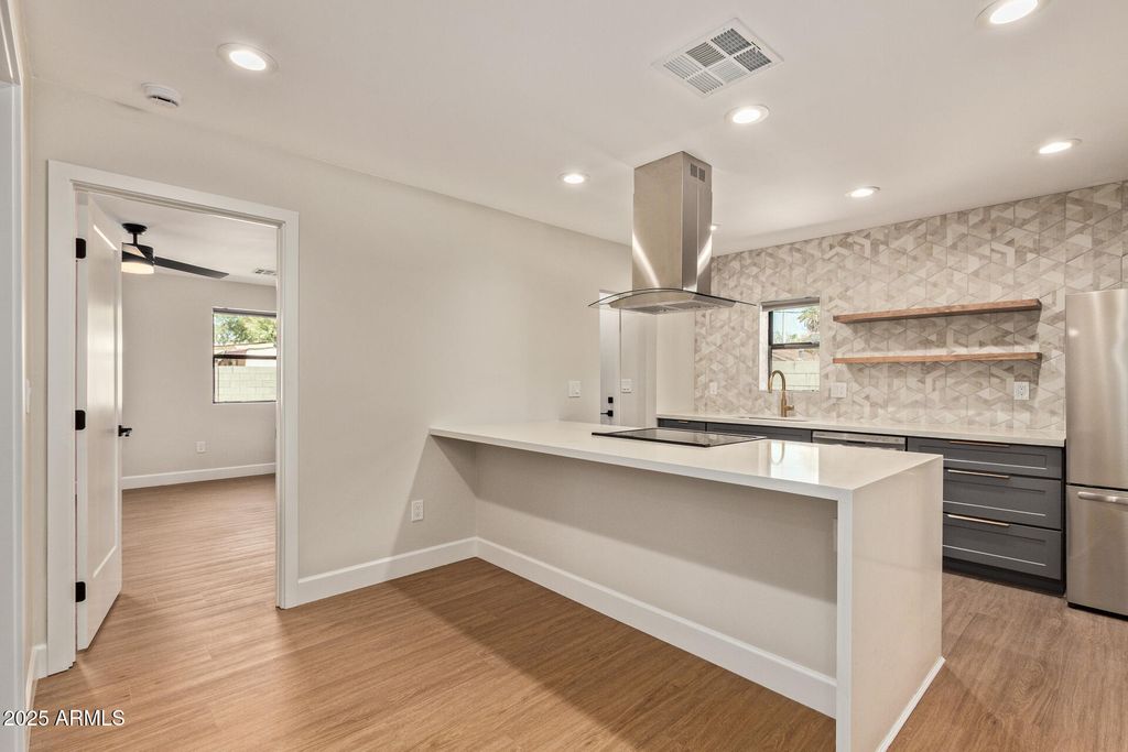 Image 13 of property listing at 414 N 13TH Place, Phoenix, AZ 85006