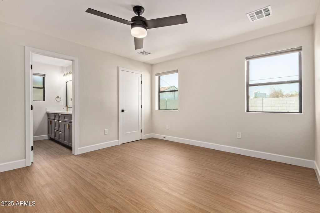 Image 18 of property listing at 414 N 13TH Place, Phoenix, AZ 85006
