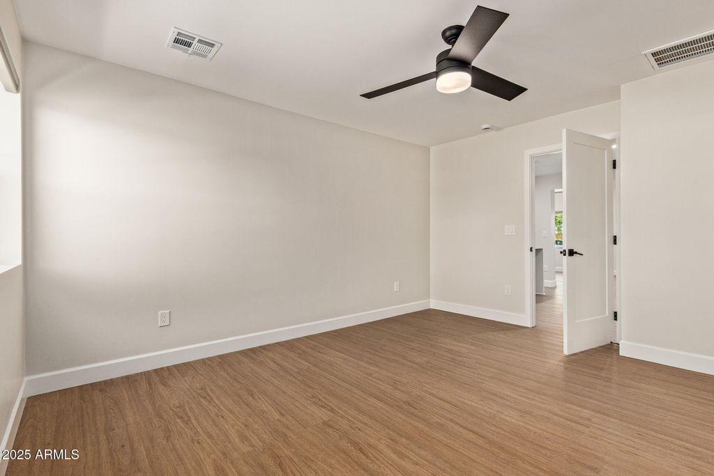 Image 19 of property listing at 414 N 13TH Place, Phoenix, AZ 85006