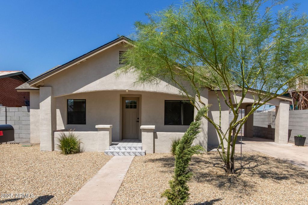 Image 2 of property listing at 414 N 13TH Place, Phoenix, AZ 85006