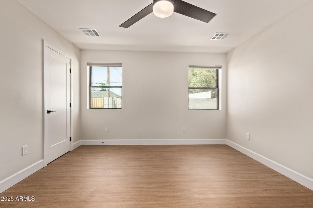 Image 20 of property listing at 414 N 13TH Place, Phoenix, AZ 85006