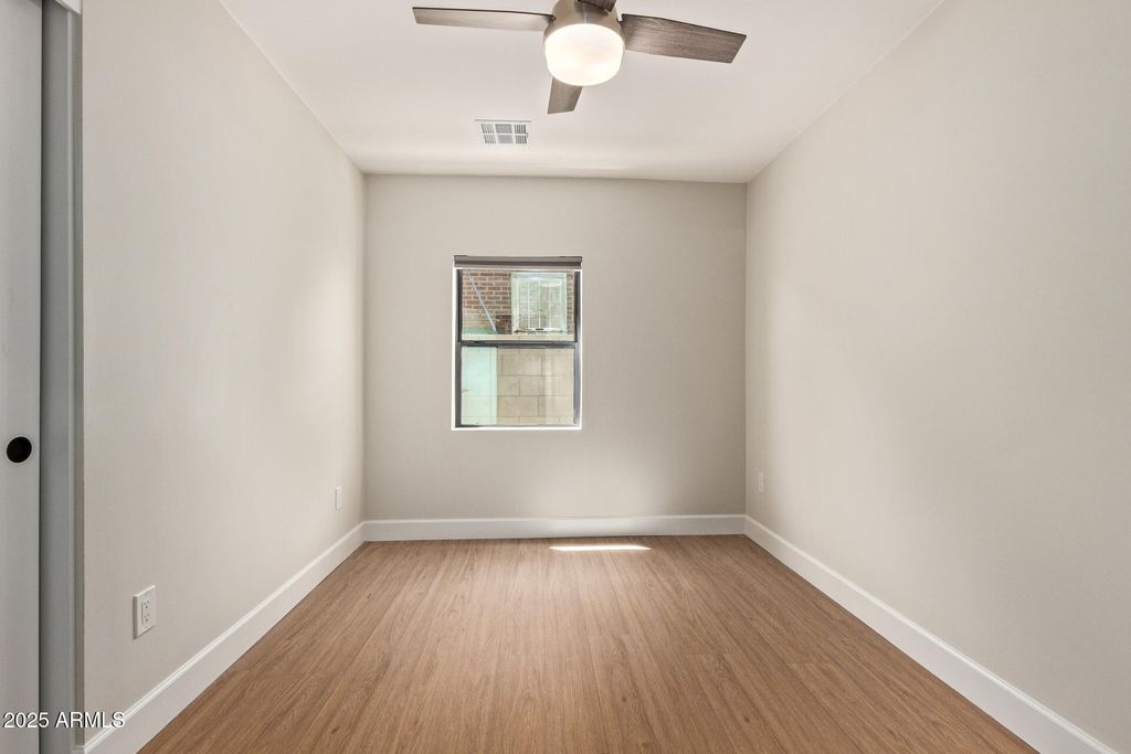 Image 26 of property listing at 414 N 13TH Place, Phoenix, AZ 85006