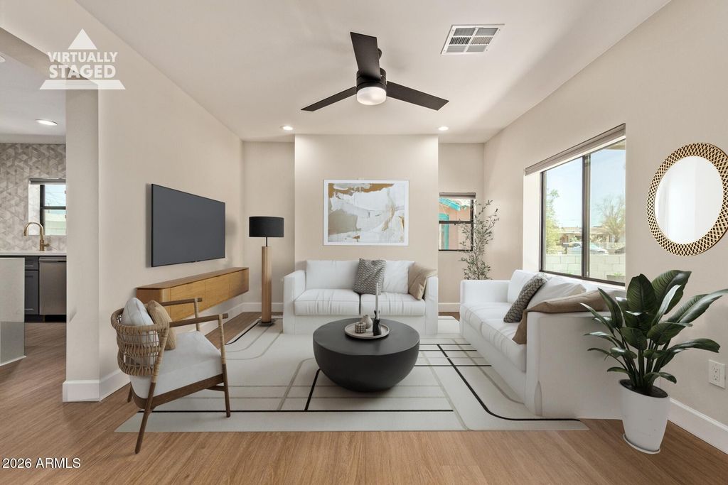 Image 8 of property listing at 414 N 13TH Place, Phoenix, AZ 85006