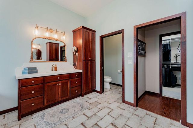 5827 Silverleaf Drive S, Fargo, ND 58104