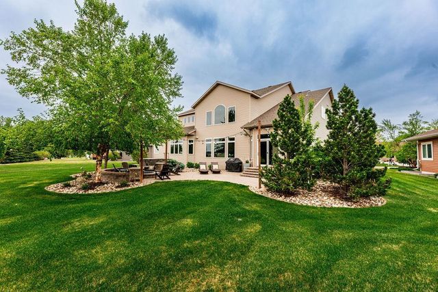 5827 Silverleaf Drive S, Fargo, ND 58104