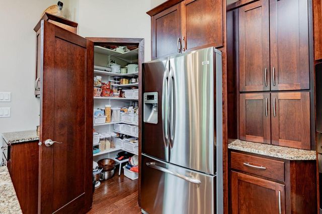 5827 Silverleaf Drive S, Fargo, ND 58104