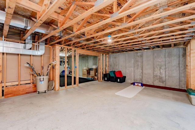 5827 Silverleaf Drive S, Fargo, ND 58104