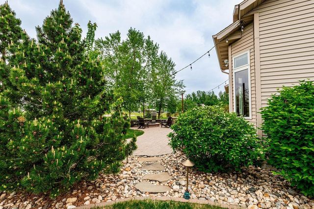 5827 Silverleaf Drive S, Fargo, ND 58104