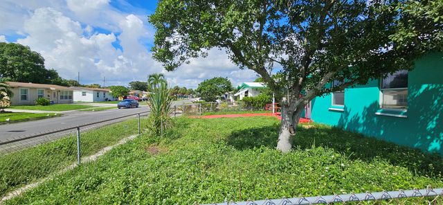 1357 9th Street, West Palm Beach, FL 33401