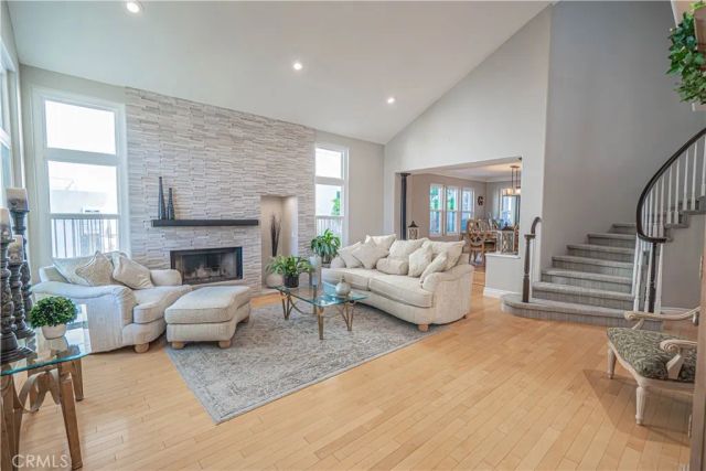 23678 White Oak Court, Newhall, CA 91321