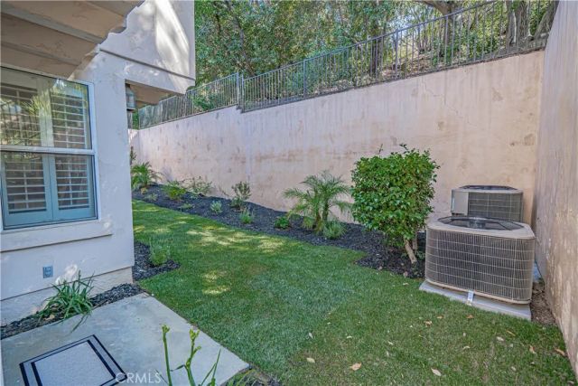 23678 White Oak Court, Newhall, CA 91321