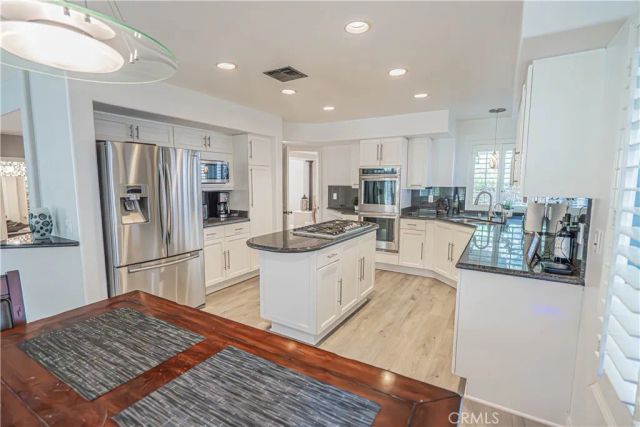 23678 White Oak Court, Newhall, CA 91321