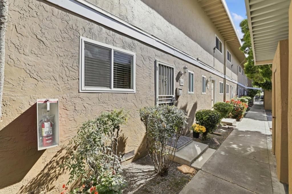 Image 27 of property listing at 830 Quince Avenue 46, Santa Clara, CA 95051