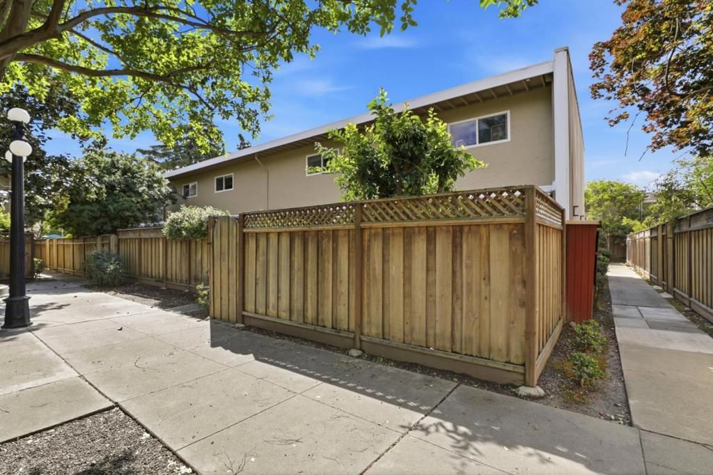 Image 37 of property listing at 830 Quince Avenue 46, Santa Clara, CA 95051