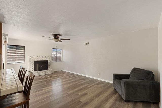 9214 Bainbridge Pl, Stockton, CA 95209