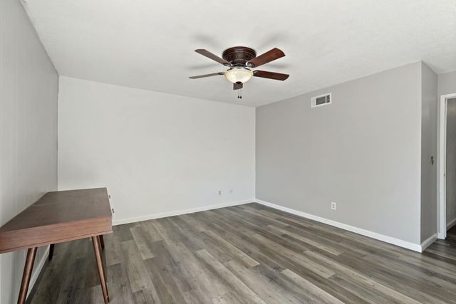 9214 Bainbridge Pl, Stockton, CA 95209